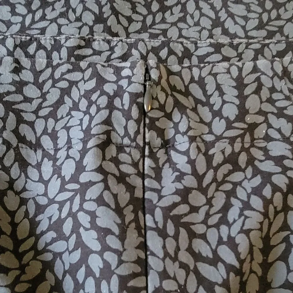 Ann Taylor Loft Black With Green Leaf Pencil Skirt Size 10